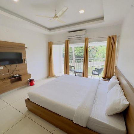Hotel Lets Stay Kochi Bagian luar foto