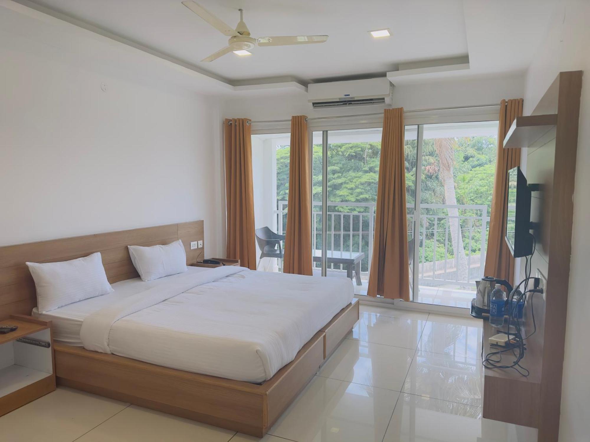Hotel Lets Stay Kochi Bagian luar foto
