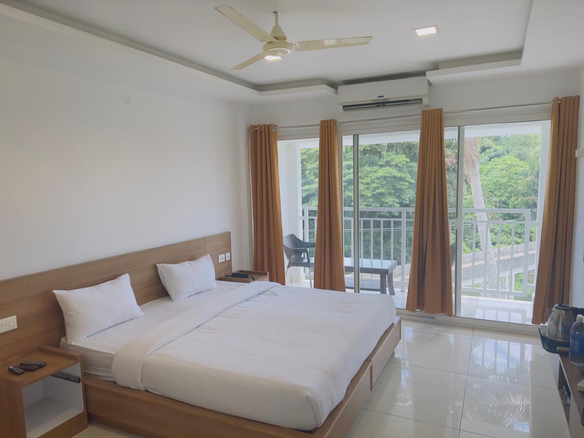 Hotel Lets Stay Kochi Bagian luar foto