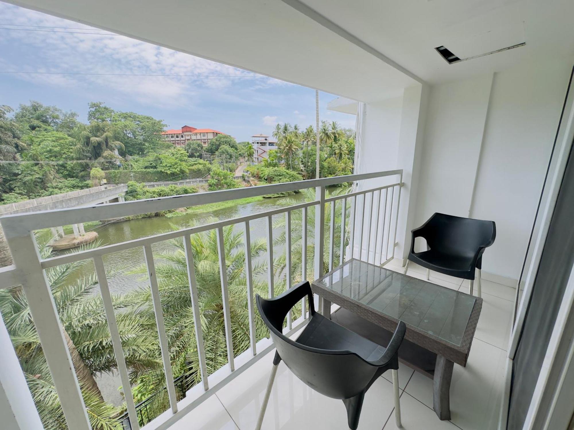 Hotel Lets Stay Kochi Bagian luar foto