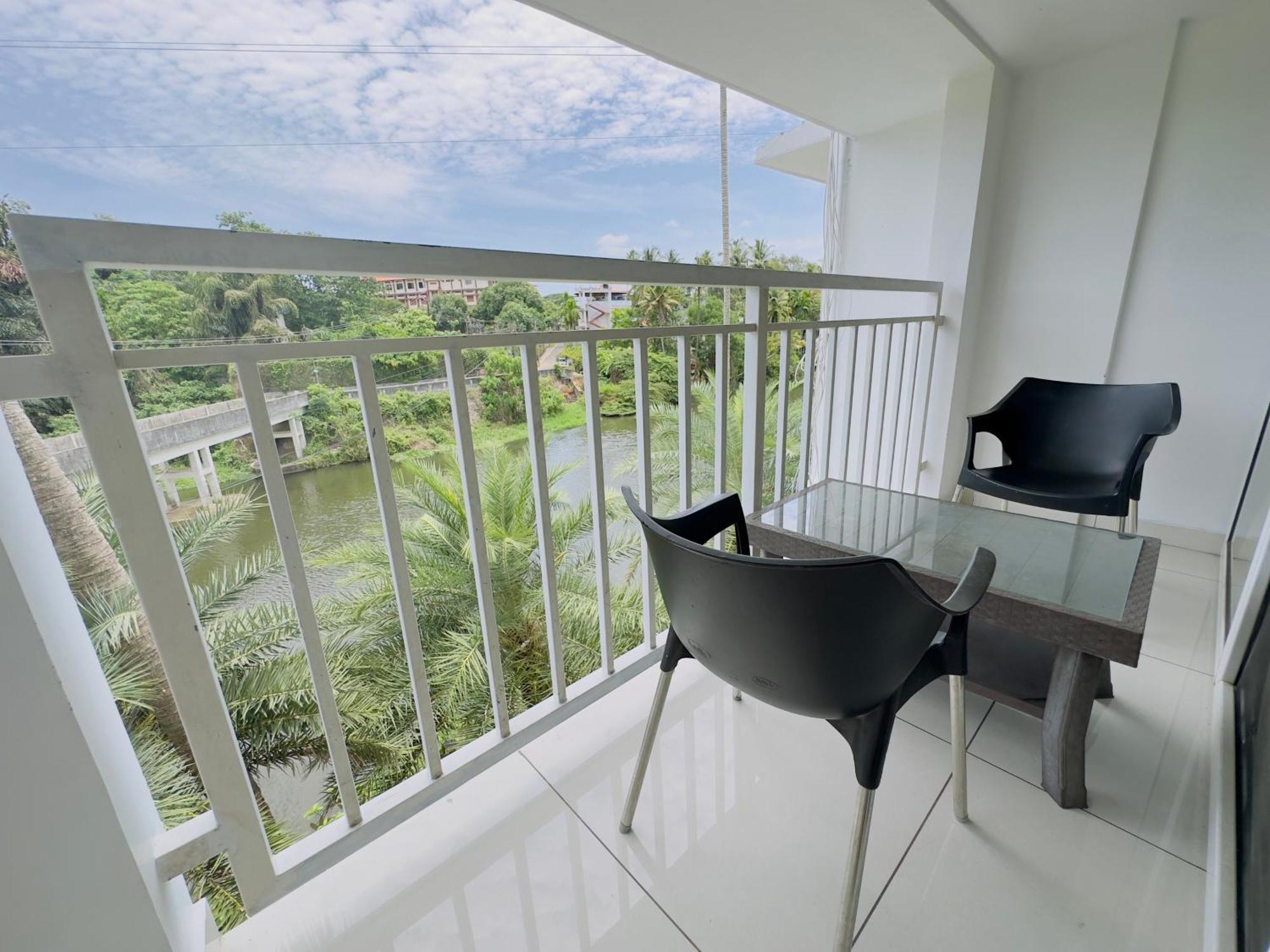 Hotel Lets Stay Kochi Bagian luar foto