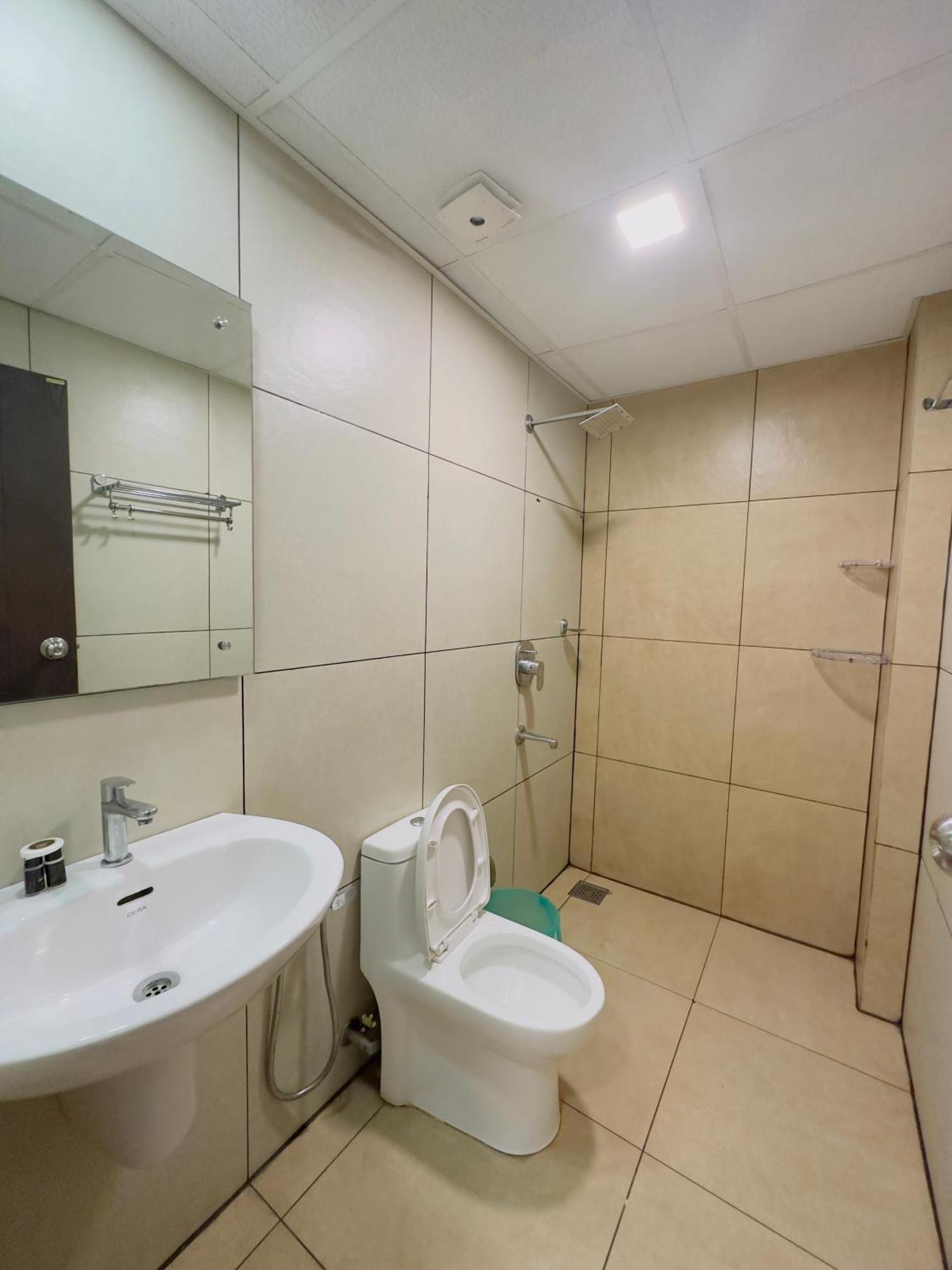 Hotel Lets Stay Kochi Bagian luar foto