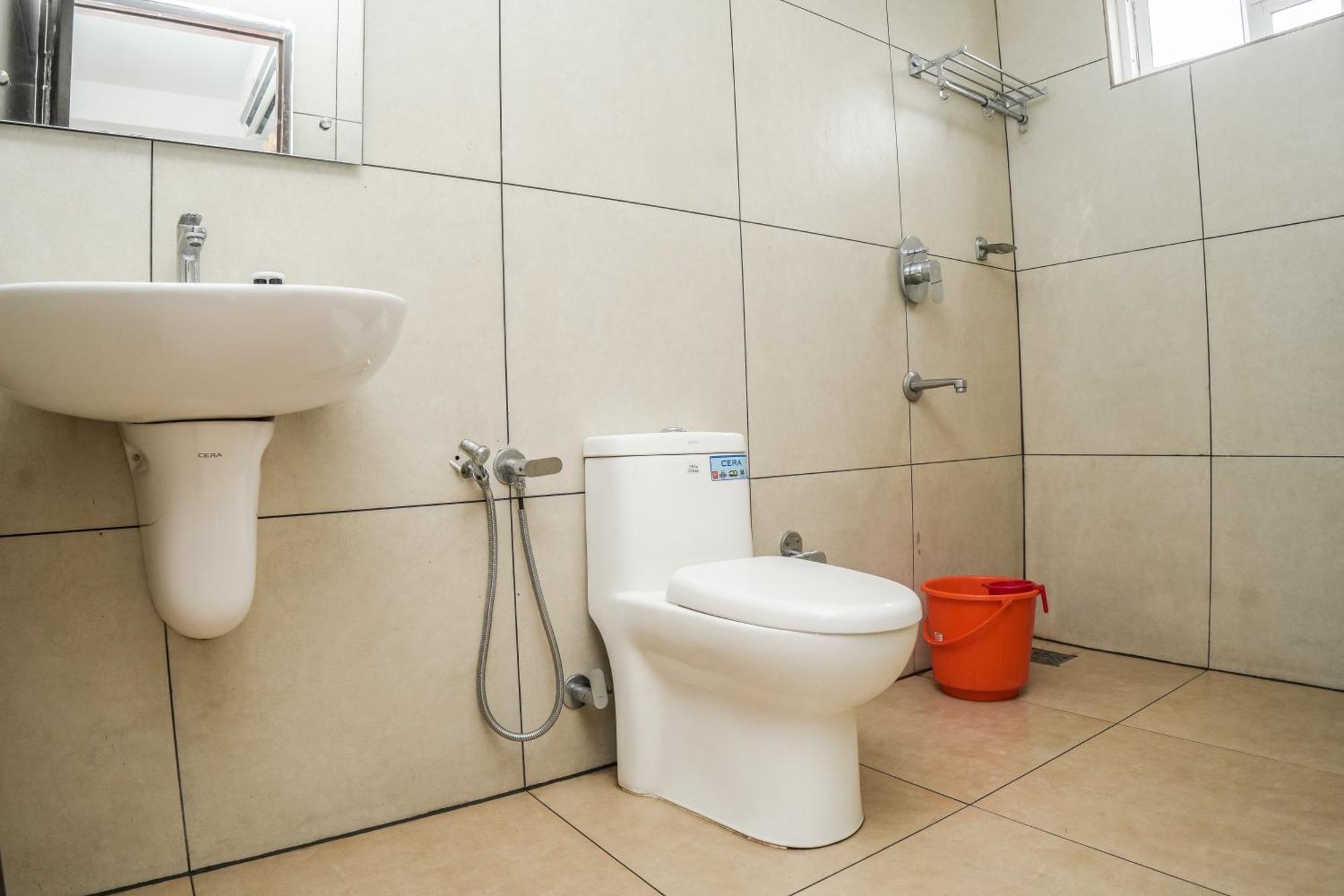 Hotel Lets Stay Kochi Bagian luar foto