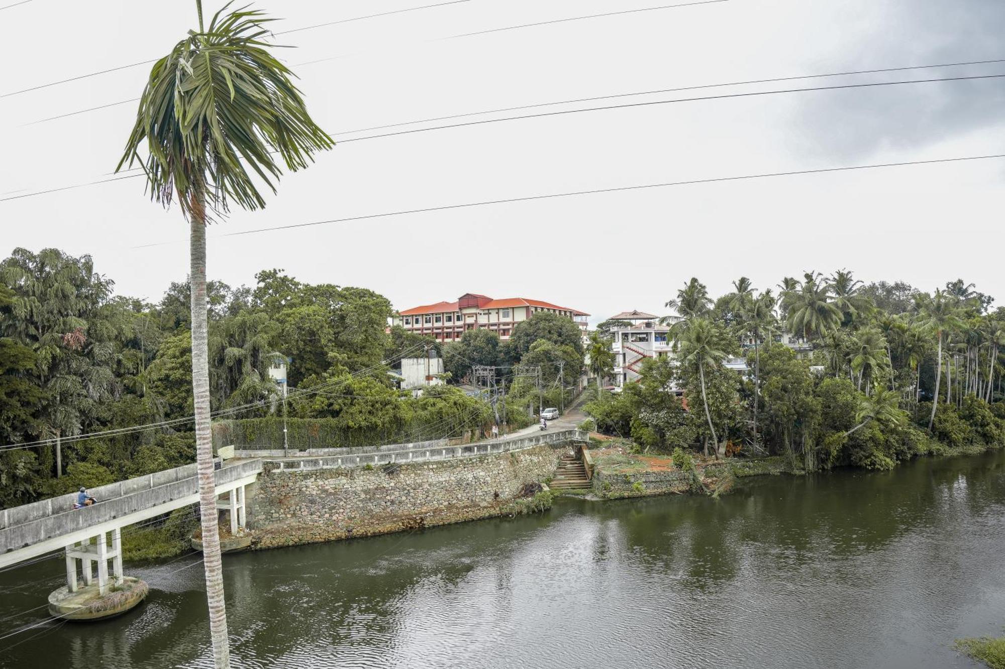 Hotel Lets Stay Kochi Bagian luar foto
