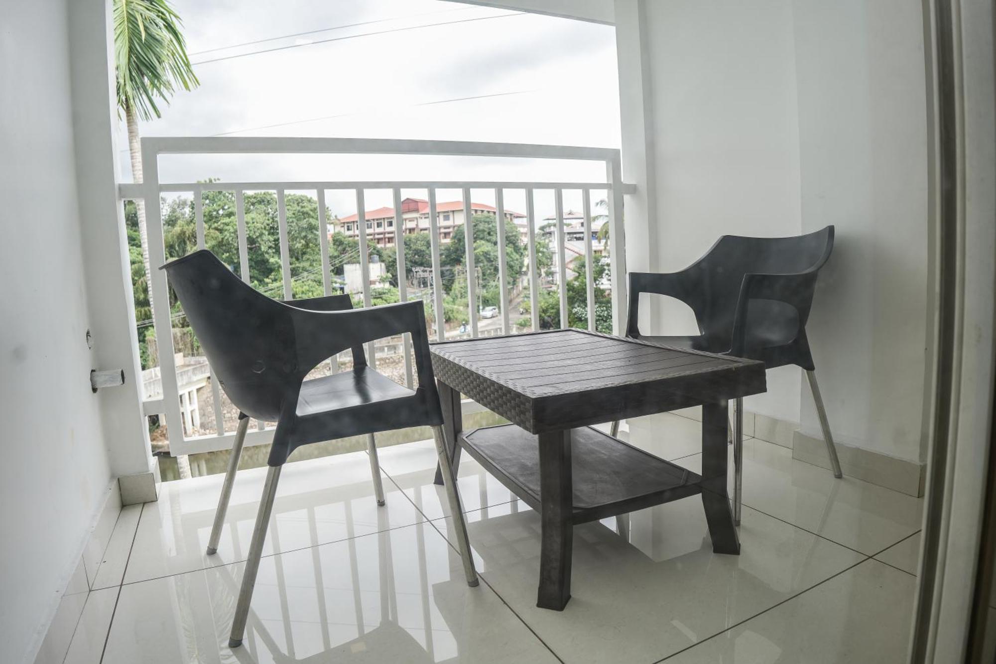 Hotel Lets Stay Kochi Bagian luar foto